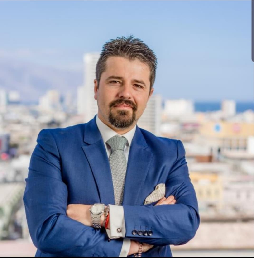 Roberto Urrutia Araya